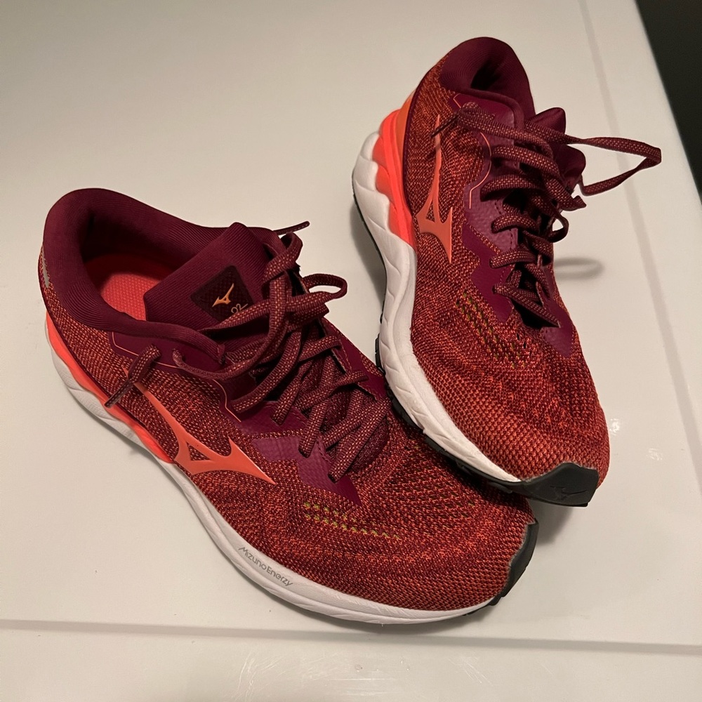 MIZUNO WAVE SKYRISE 2 RUNNING SHOES